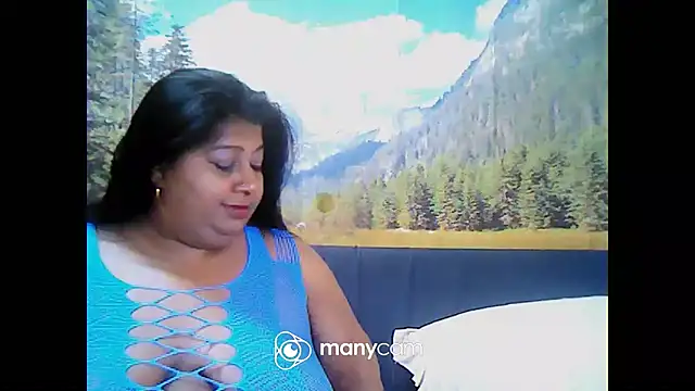 Snapshot of indianhoney694u chatting on 01.31.25 indianhoney694u online show from 01.31.25