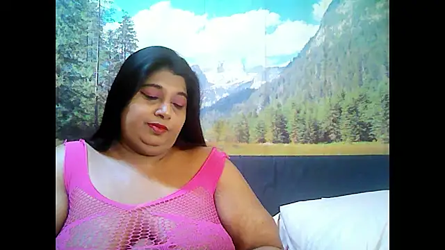 Snapshot of indianhoney694u chatting on 09.23.25 indianhoney694u online show from 09.23.25