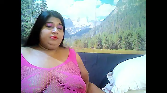 Snapshot of indianhoney694u chatting on 10.13.25 indianhoney694u online show from 10.13.25