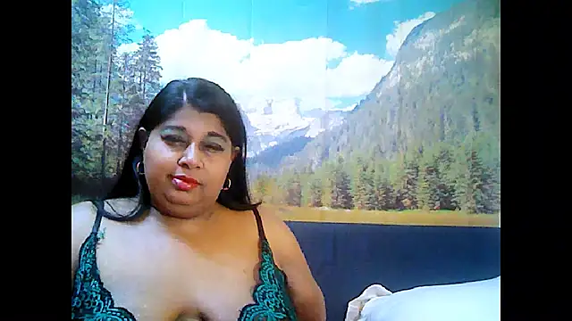 Snapshot of indianhoney694u chatting on 10.14.25 indianhoney694u online show from 10.14.25