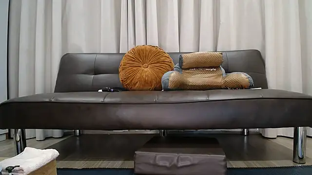 Liz Hu online show from 03.21.25