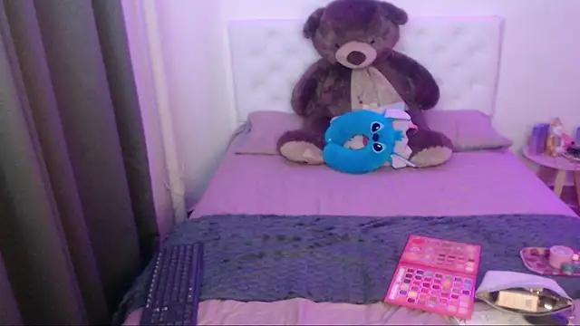 kylie444  online show from 11.28.25