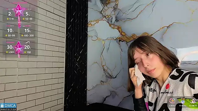 nena cupcake  online show from 11.04.25