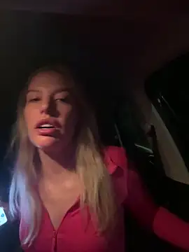 Snapshot of Chloemillerrxx chatting on 09.18.25 Chloemillerrxx online show from 09.18.25