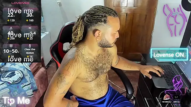 Snapshot of Alex_Dancy5 chatting on 10.24.25 Alex Dancy5 online show from 10.24.25