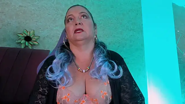 PalomaLombardi online show from 10.17.25