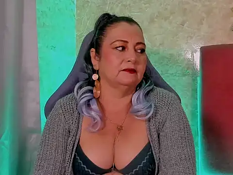 PalomaLombardi online show from 11.20.25