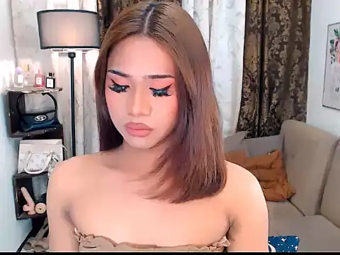 Snapshot of asianlatina69 chatting on 10.15.25 asianlatina69 online show from 10.15.25