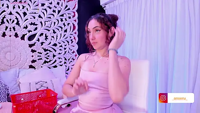 Snapshot of Anseru_ chatting on 11.24.25 Anseru online show from 11.24.25