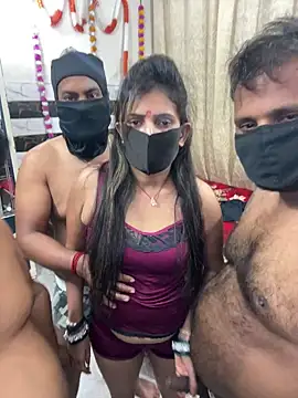 Snapshot of Cute_plak02 chatting on 10.18.25 Cute plak02 online show from 10.18.25