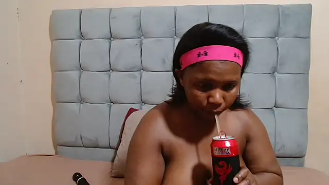 curveAss222 online show from 10.31.25