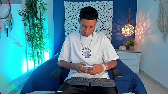 Snapshot of Adonis_WB chatting on 10.02.25 Adonis WB online show from 10.02.25