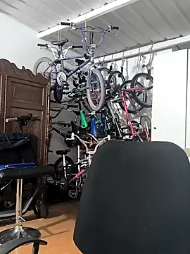 Snapshot of RejoinedLescol chatting on 09.17.25 RejoinedLescol online show from 09.17.25