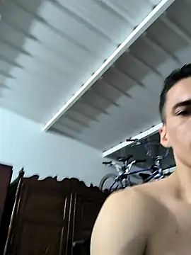 Snapshot of RejoinedLescol chatting on 09.28.25 RejoinedLescol online show from 09.28.25