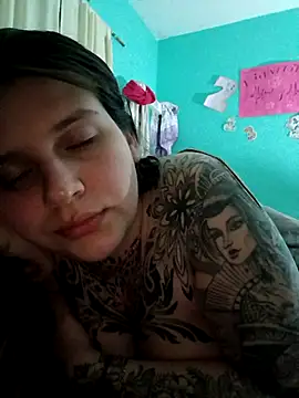 Snapshot of abi2032 chatting on 10.31.25 abi2032 online show from 10.31.25