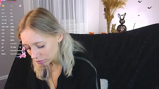 NyxaThorn online show from 11.02.25