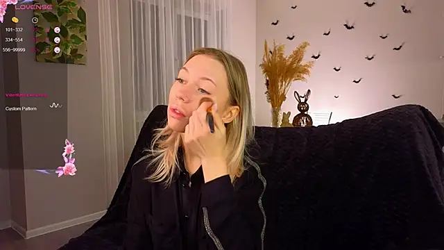 NyxaThorn online show from 11.06.25