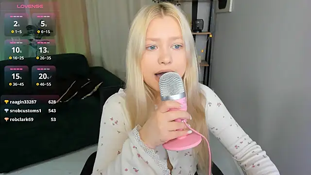 Snapshot of Millie_Vanillies chatting on 09.20.25 Millie Vanillies online show from 09.20.25