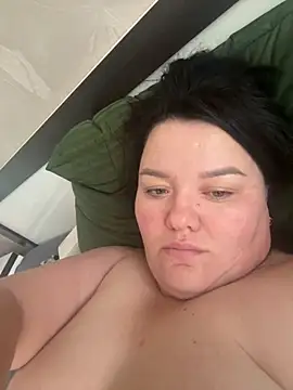 SunnyLeila2101 online show from 10.26.25