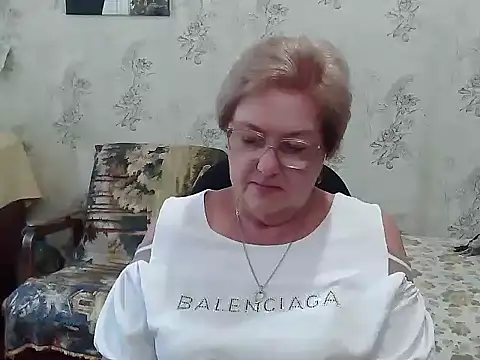 Snapshot of Renata62011 chatting on 09.15.25 Renata62011 online show from 09.15.25