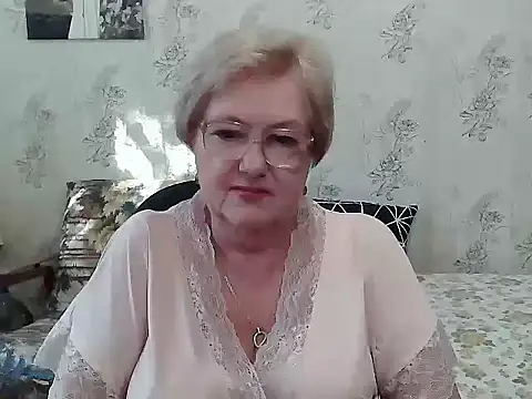 Snapshot of Renata62011 chatting on 10.03.25 Renata62011 online show from 10.03.25