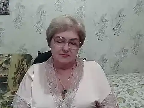 Snapshot of Renata62011 chatting on 10.10.25 Renata62011 online show from 10.10.25