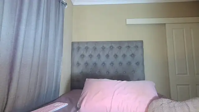 nanababe1 online show from 03.18.25