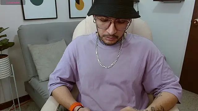   Damian    online show from 11.15.25