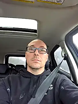 Snapshot of frenchy_stud chatting on 10.31.25 frenchy stud online show from 10.31.25