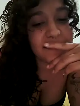 Snapshot of Nuria77 chatting on 11.08.25 Nuria77 online show from 11.08.25