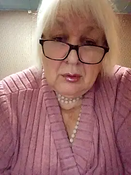 Alexia64231 online show from 10.28.25