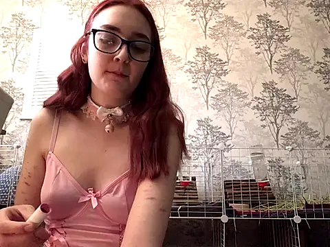 Snapshot of ivysplayhouse chatting on 09.21.25 ivysplayhouse online show from 09.21.25