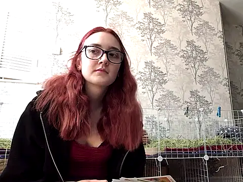 Snapshot of ivysplayhouse chatting on 09.23.25 ivysplayhouse online show from 09.23.25