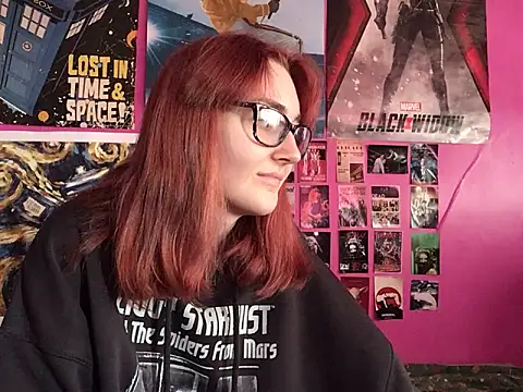 Snapshot of ivysplayhouse chatting on 10.11.25 ivysplayhouse online show from 10.11.25