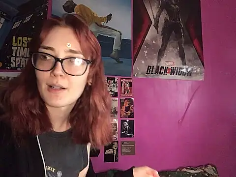 Snapshot of ivysplayhouse chatting on 10.13.25 ivysplayhouse online show from 10.13.25