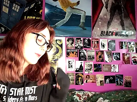 Snapshot of ivysplayhouse chatting on 10.25.25 ivysplayhouse online show from 10.25.25