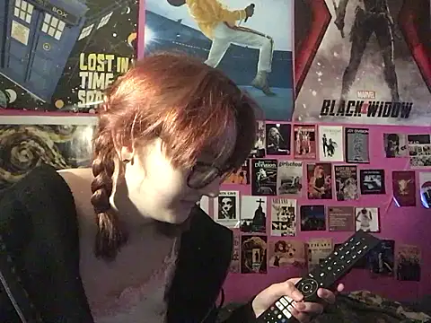 Snapshot of ivysplayhouse chatting on 11.01.25 ivysplayhouse online show from 11.01.25