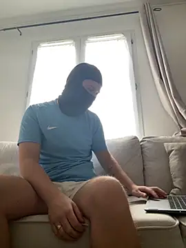 Snapshot of HommeSecret- chatting on 10.28.25 HommeSecret- online show from 10.28.25