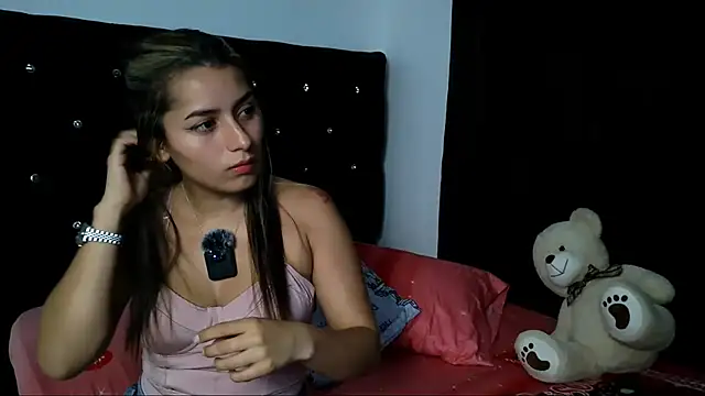 Snapshot of abella-lemus chatting on 10.06.25 abella-lemus online show from 10.06.25