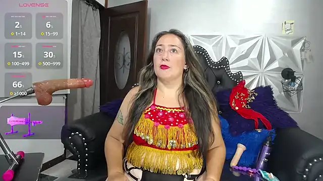 Snapshot of naughty_milf_esmeralda chatting on 10.16.25 naughty milf esmeralda online show from 10.16.25