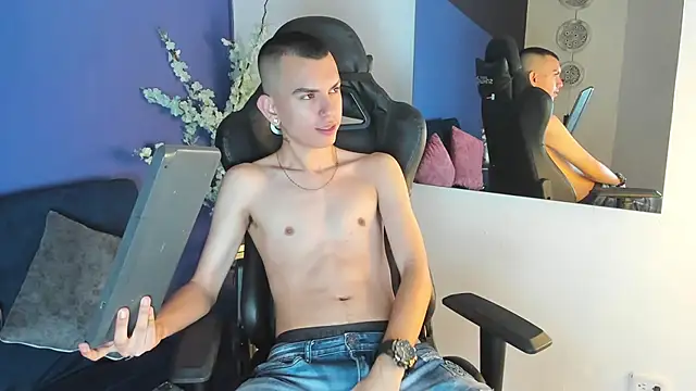 RowanCley online show from 11.10.25