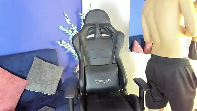 RowanCley online show from 11.12.25