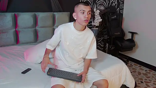 RowanCley online show from 11.25.25