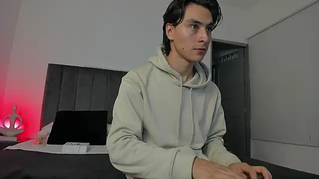 Snapshot of AlexanderHall chatting on 09.27.25 AlexanderHall online show from 09.27.25