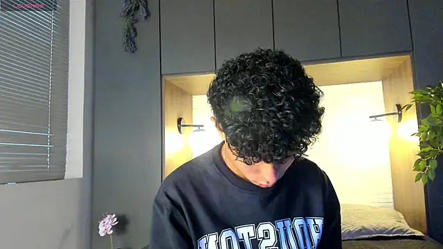 Snapshot of NoahDupont chatting on 10.03.25 NoahDupont online show from 10.03.25