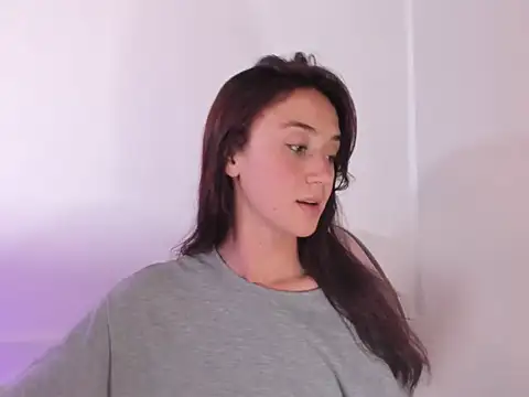 Snapshot of Amy_Kobold3 chatting on 10.08.25 Amy Kobold3 online show from 10.08.25