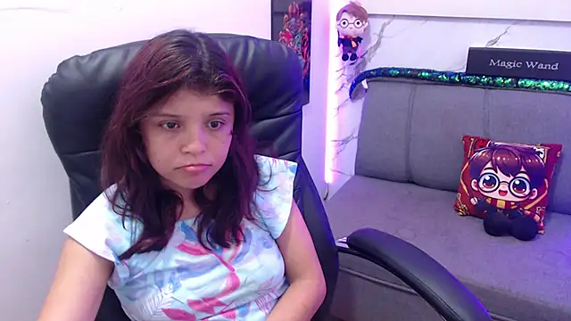 Snapshot of minnie_cake chatting on 10.19.25 minnie cake online show from 10.19.25