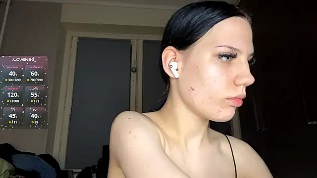 Snapshot of AlfredaBillegas chatting on 09.20.25 AlfredaBillegas online show from 09.20.25