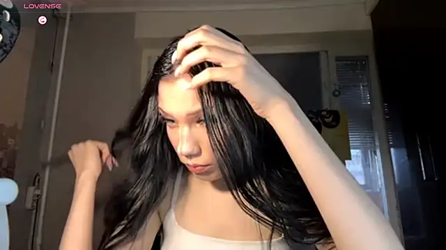 Snapshot of AlfredaBillegas chatting on 10.31.25 AlfredaBillegas online show from 10.31.25