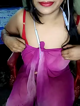 Snapshot of reena502 chatting on 09.29.25 reena502 online show from 09.29.25